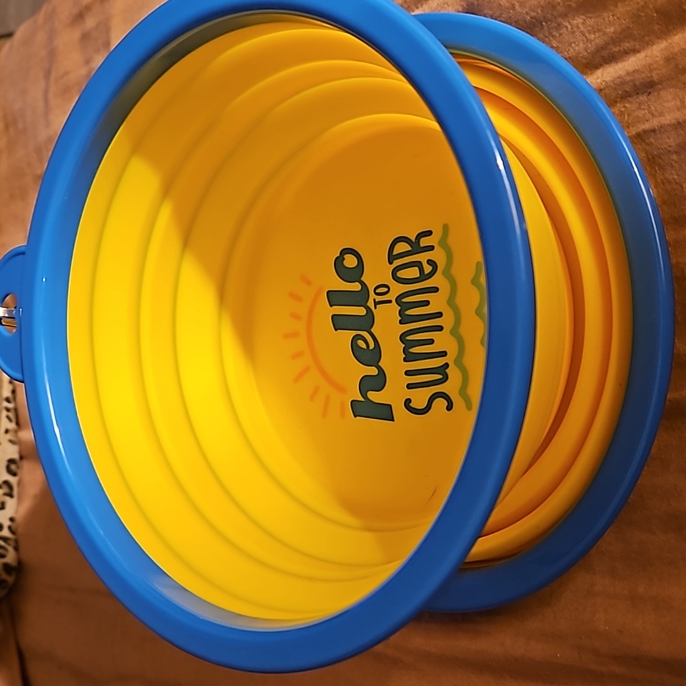 Dog/Cat (2) Travel or Emergency Bowls For Food or Water Silicone New Banana Boat
